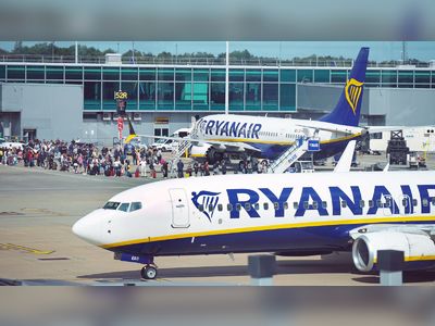 Ryanair ups Stansted flights over 'hopeless' Heathrow passenger cap