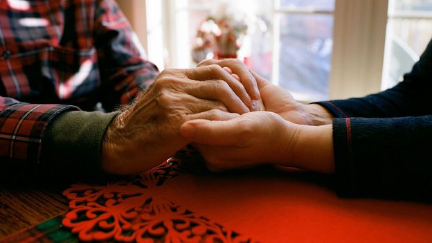 How to confront a parent's dementia