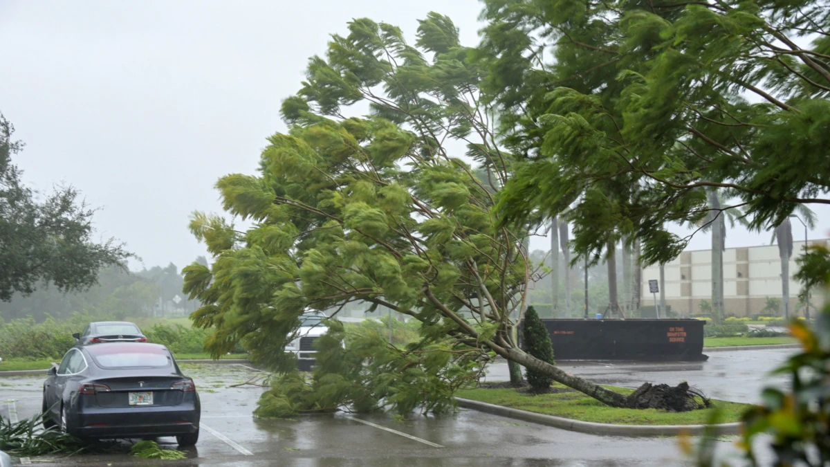 'Extremely Dangerous' Hurricane Ian Grows, Hits Florida