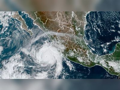 Hurricane Roslyn strengthens to Category 4 as it barrels toward Mexico's Pacific coast