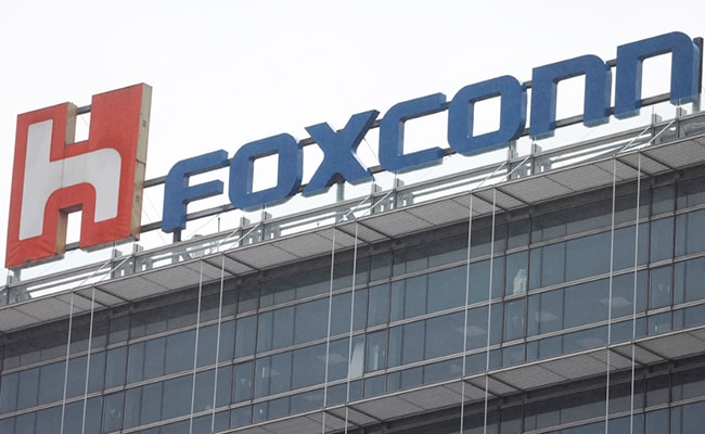 Apple Supplier Foxconn Pushed China To Ease Covid Restrictions: Report
