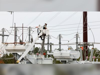 Thousands lose power after three substations targeted in Washington state, sheriff says
