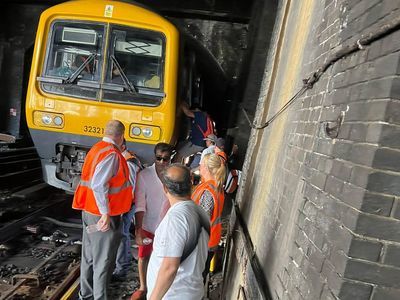 Spain officials quit over trains that were too wide for tunnels...