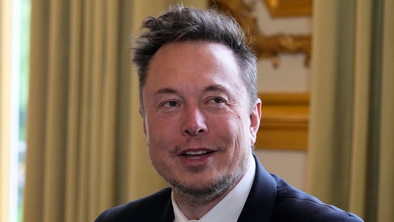 Elon Musk Warns of Dangerous Potential of Artificial Intelligence, Calls for Pause in Research