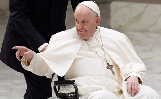 Pope Francis Recovering After Successful Hernia Surgery, Cancels Audiences Until June 18